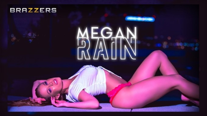 Megan Rain kehrt zu Erwachsenen zurück, Farben exklusiv mit Brazzern.