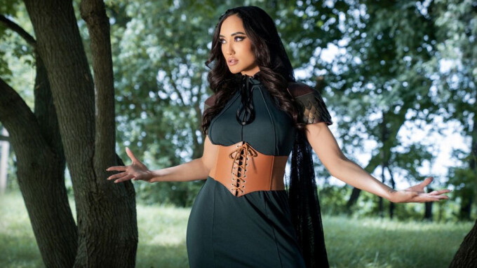 Chloe Amour gibt ihr Cosplayground-Debüt in „The Witcher XXX: A Porn Parody“