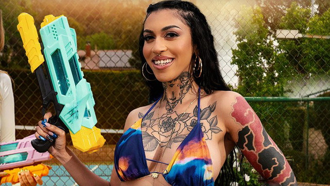 Ravyn Alexa gibt ihr Debüt bei Digital Playground