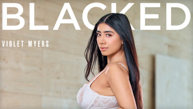 Violet Myers kehrt zu Blacked zurück